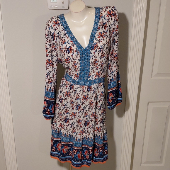 LOFT Dresses & Skirts - Loft Beach V-Neck Long Sleeve Dress